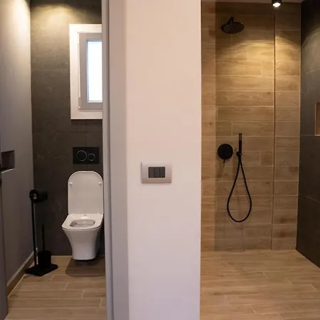 τzegia 3* Galissas