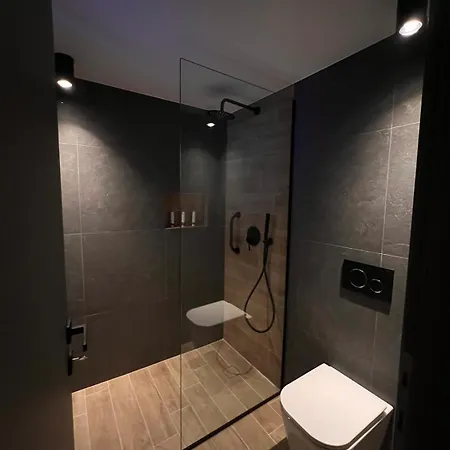 Aparthotel τzegia 3*