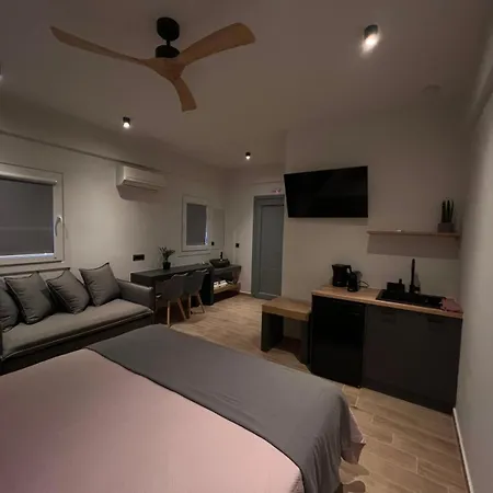 τzegia Aparthotel 3*